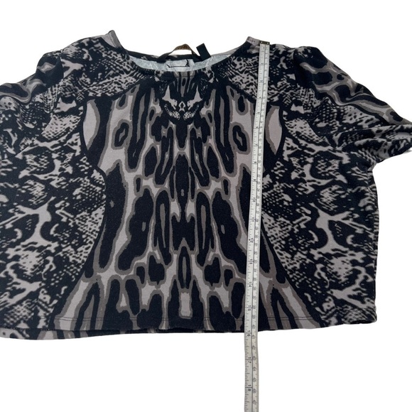 Kardashian Kollection Long Sleeve Cropped Top Animal Print Size L - Picture 12 of 13